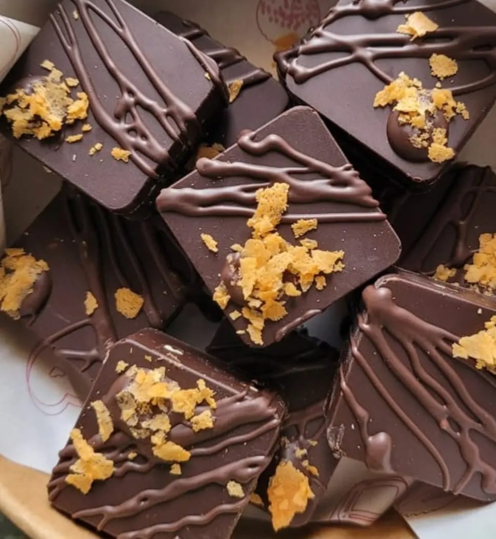 Delicious Nuts Chocolate (8 Pcs)