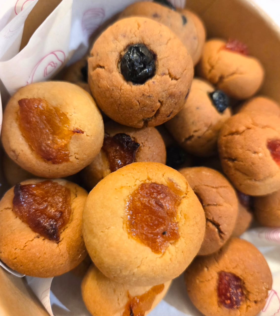 Delicious Fruit Almond Bites (15 Pcs)
